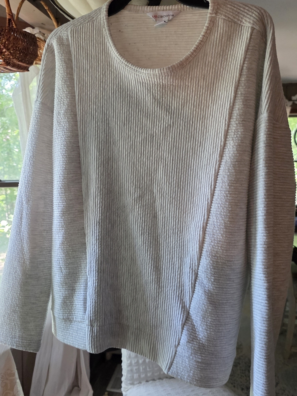 Liz Claiborne Light Gray Ribbed Crew Neck Sweater